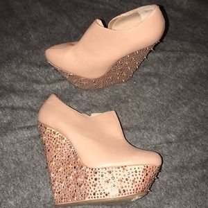 Rose Taupe Spike Wedge